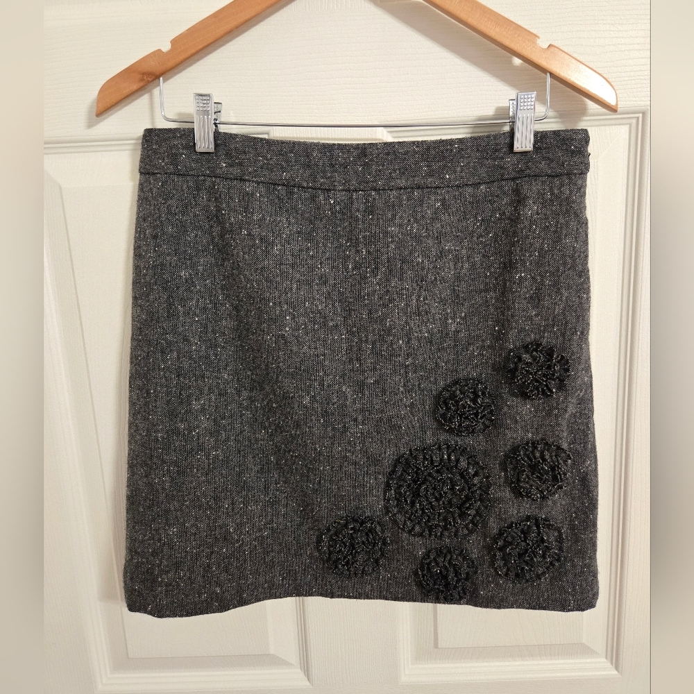 LOFT Charcoal Mini Pencil Skirt with Floral 3D Details Size 6